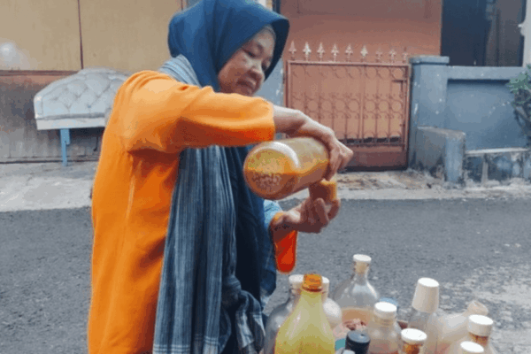 Jamu tradisional ngetren Gen Z