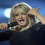 Ilustrasi bonnie tyler untuk artikel Bonnie Tyler Keluar dari Koma, Masih Dirawat di ICU