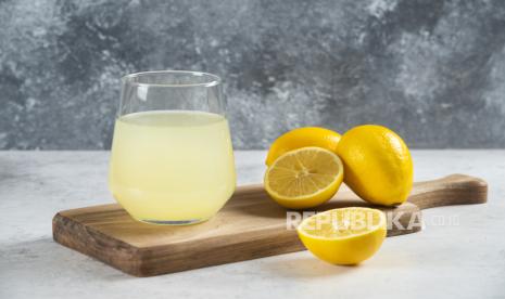 Ilustrasi kulit lebih sehat untuk artikel Mau Kulit Lebih Sehat? Coba Konsumsi Delapan Minuman Ini