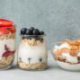 Ilustrasi strawberry yogurt parfait untuk artikel Ahli Gizi: Strawberry Yogurt Parfait Sarapan Terbaik untuk Diet