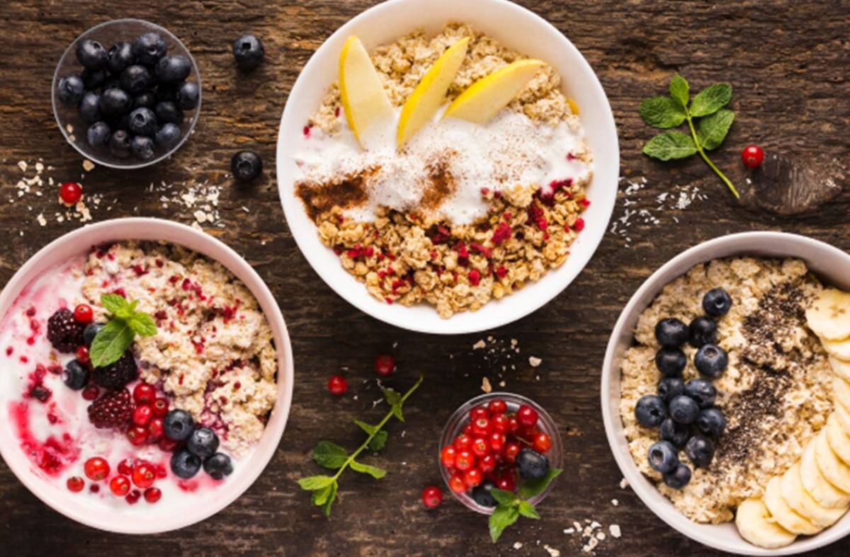Sarapan Oatmeal Lebih Ampuh Turunkan Kolesterol Ilustrasi sarapan oatmeal untuk artikel Cuma Tambah Dua Bahan, Sarapan Oatmeal Pangkas Kolesterol